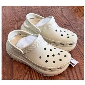 NWT Crocs Mega Crush Clog